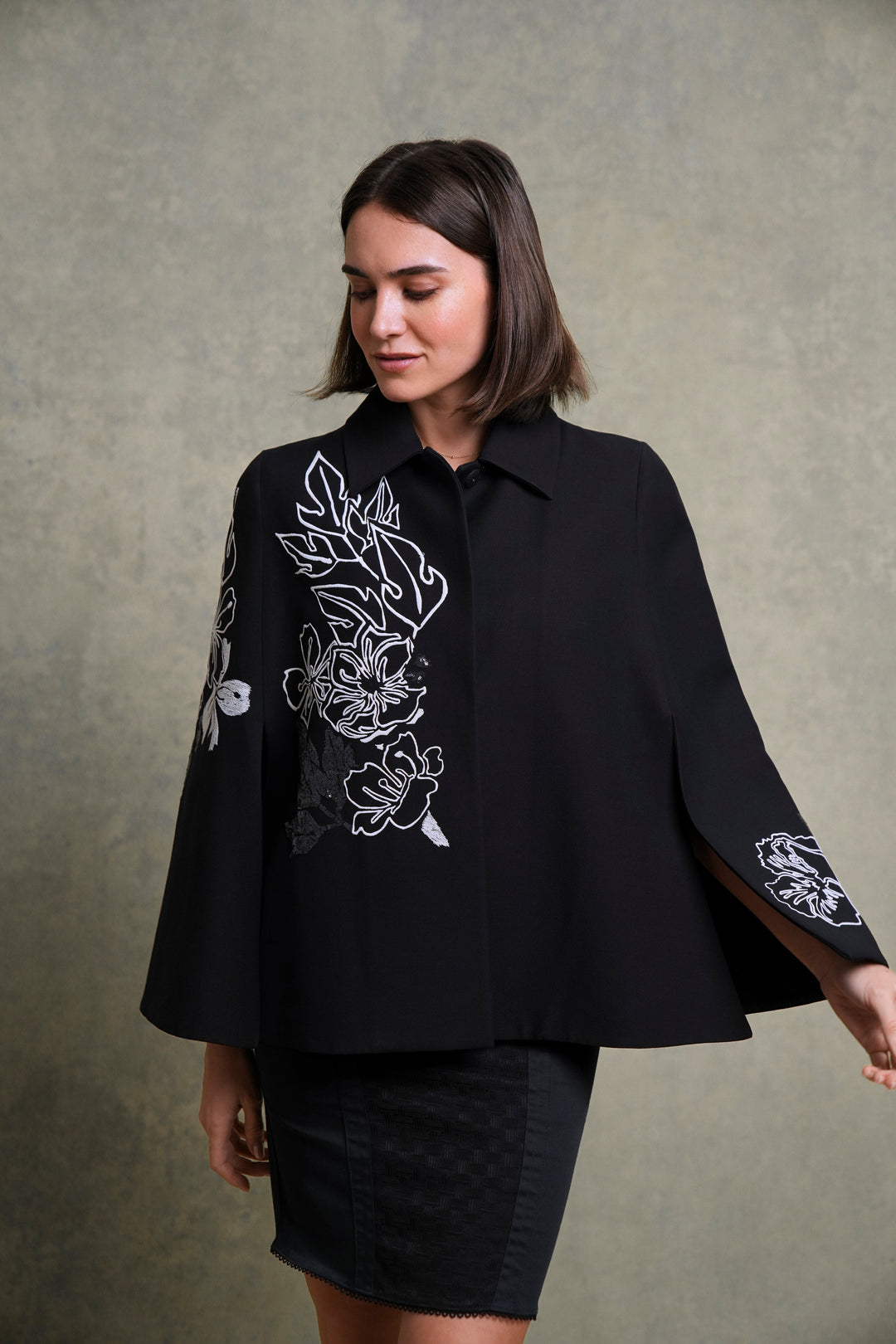 Fendi Floral Embroidered Wool and Silk Cape by Karl Lagerfeld (c. 2017)